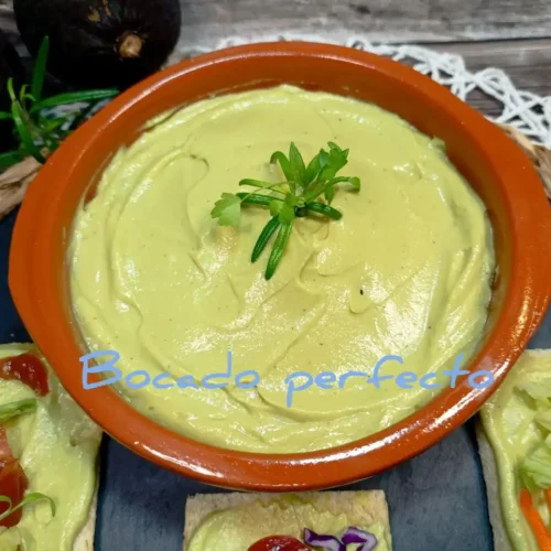 mayonesa-de-aguacate-con-huevo-duro